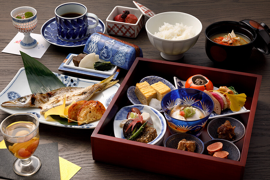 朝食